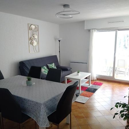 Capri Apartment Saint-Elme Luaran gambar