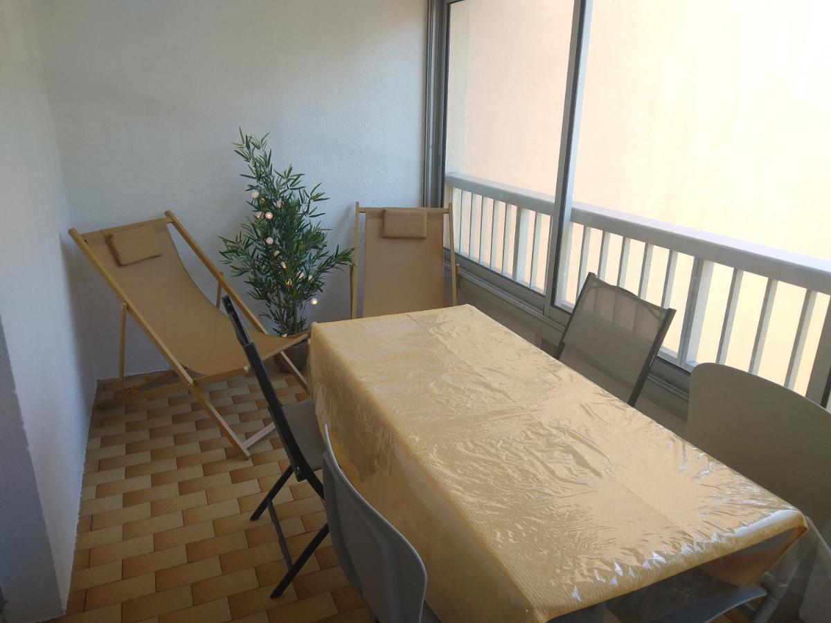 Capri Apartment Saint-Elme Luaran gambar
