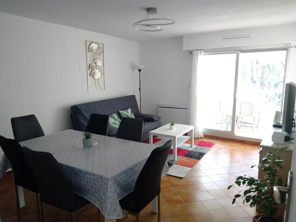 Capri Apartment Saint-Elme Luaran gambar